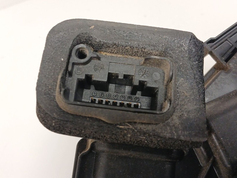 Recambio de cerradura puerta delantera izquierda para volkswagen golf vi (5k1) 2.0 tdi referencia OEM IAM 5K1837015  