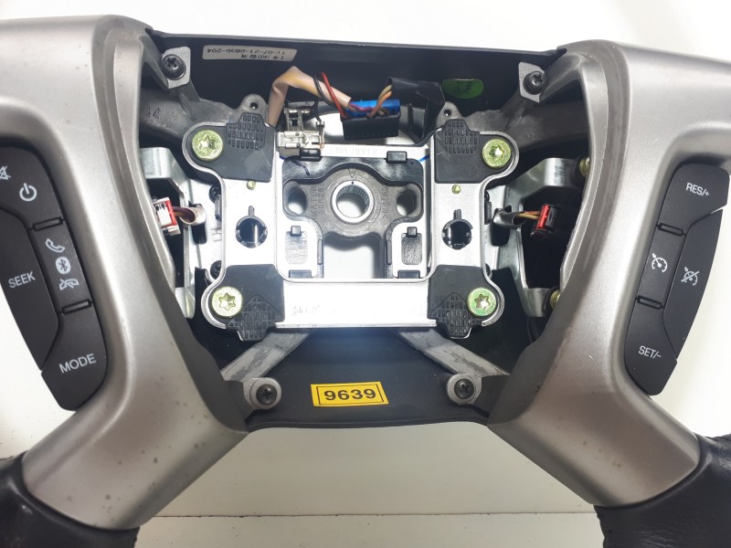 Recambio de volante para chevrolet captiva 2.2 vcdi ltz referencia OEM IAM   