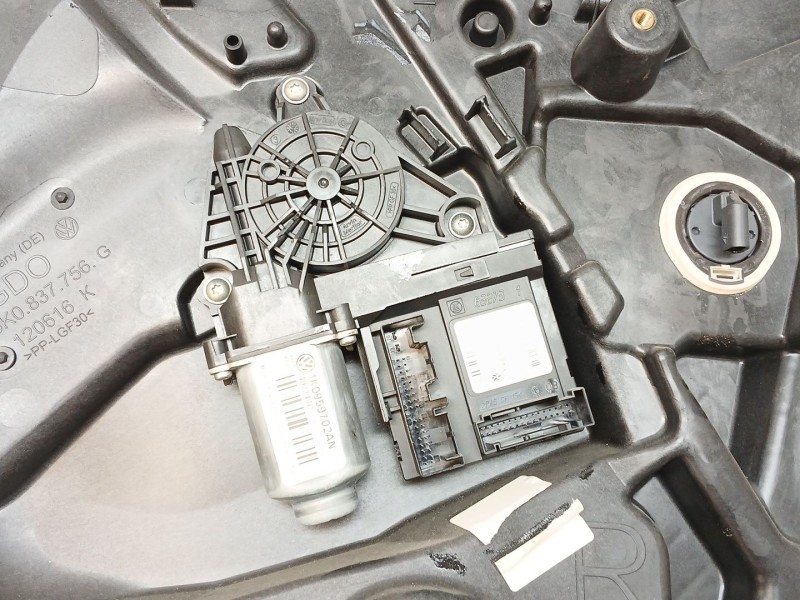 Recambio de elevalunas delantero derecho para volkswagen golf vi (5k1) 2.0 tdi referencia OEM IAM   