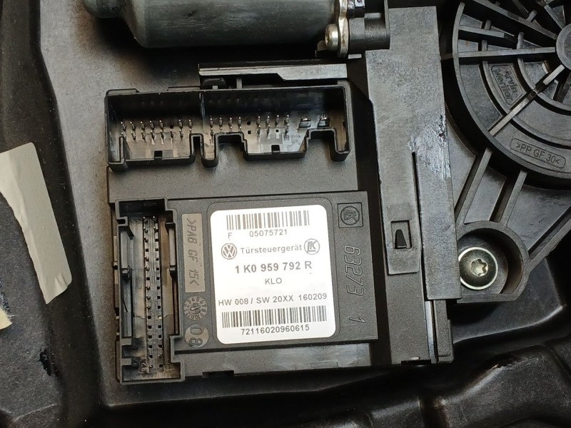 Recambio de elevalunas delantero derecho para volkswagen golf vi (5k1) 2.0 tdi referencia OEM IAM   
