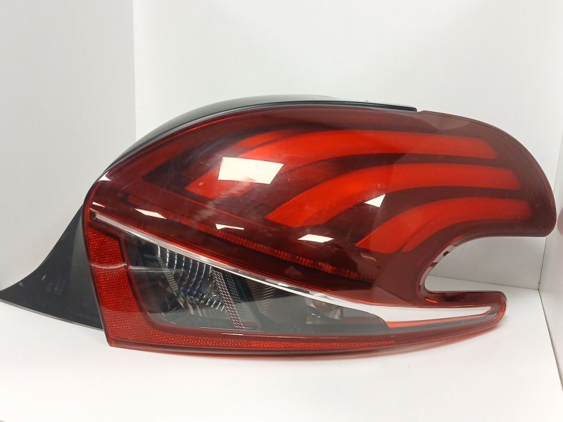 Recambio de piloto trasero derecho para peugeot 208 i (ca_, cc_) 1.6 hdi / bluehdi 75 referencia OEM IAM   