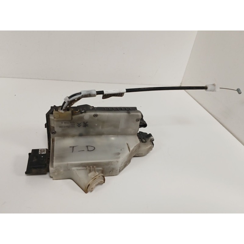Recambio de cerradura puerta trasera derecha para peugeot 208 i (ca_, cc_) 1.6 hdi / bluehdi 75 referencia OEM IAM 9812501180  