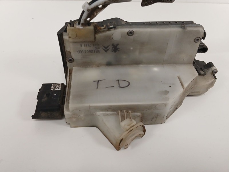 Recambio de cerradura puerta trasera derecha para peugeot 208 i (ca_, cc_) 1.6 hdi / bluehdi 75 referencia OEM IAM 9812501180  