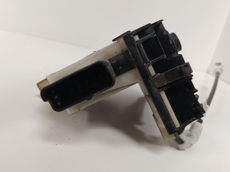 Recambio de cerradura puerta trasera derecha para peugeot 208 i (ca_, cc_) 1.6 hdi / bluehdi 75 referencia OEM IAM 9812501180  