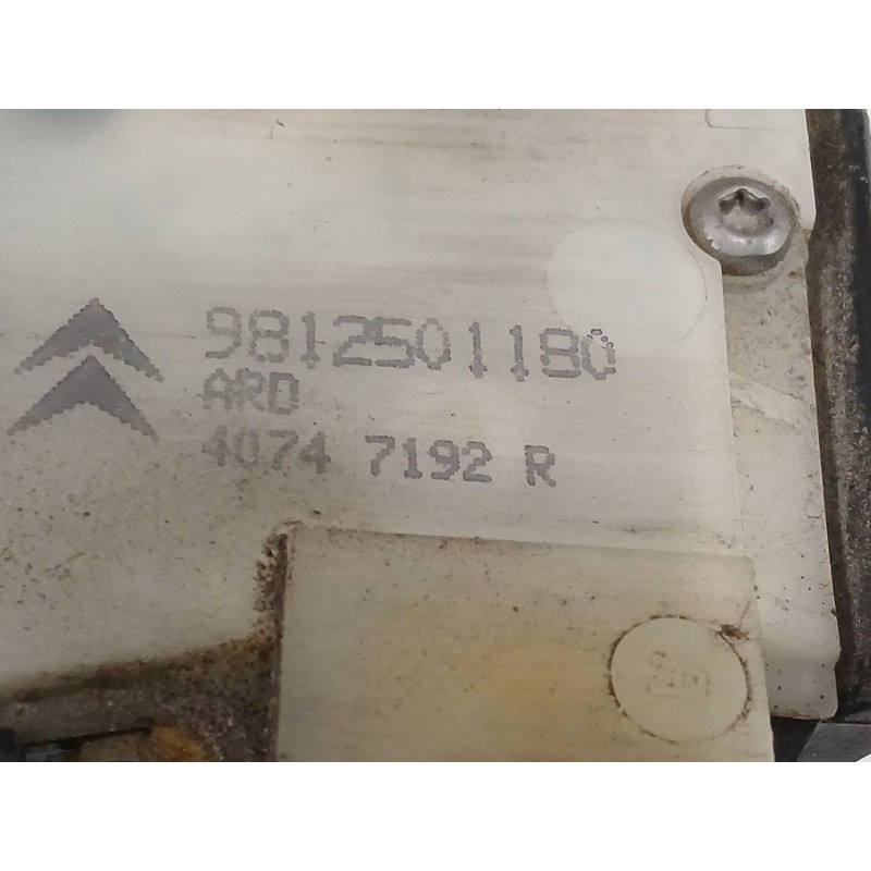 Recambio de cerradura puerta trasera derecha para peugeot 208 i (ca_, cc_) 1.6 hdi / bluehdi 75 referencia OEM IAM 9812501180  