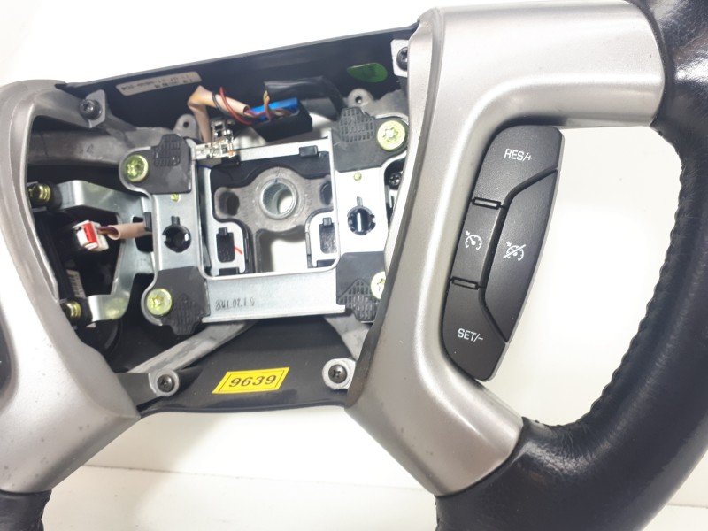 Recambio de volante para chevrolet captiva 2.2 vcdi ltz referencia OEM IAM   