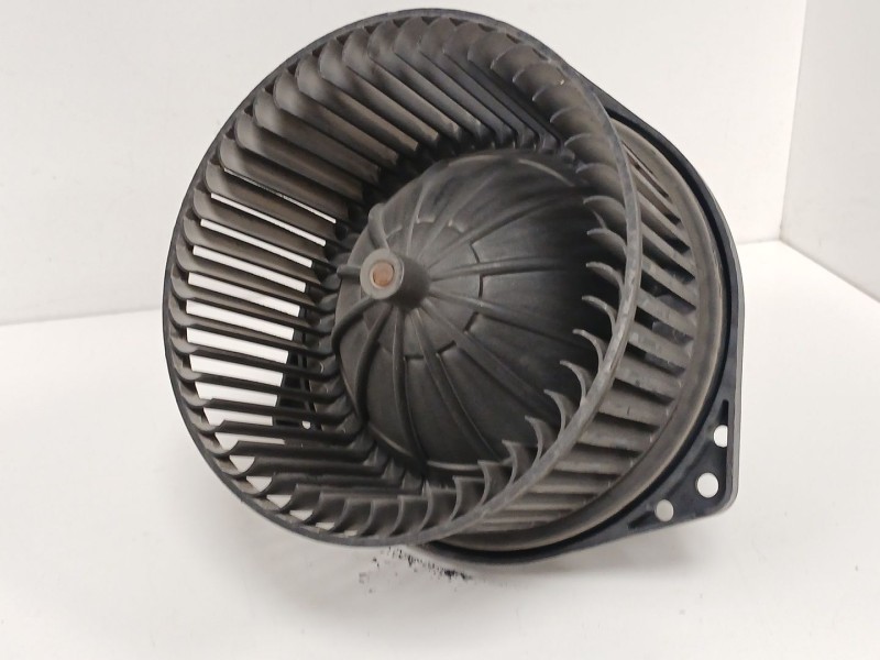 Recambio de motor calefaccion para nissan serena (c23m) 2.3 diesel referencia OEM IAM CD23 12164 