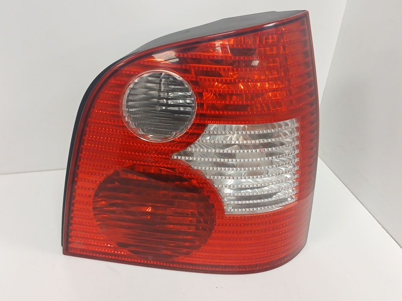 Recambio de piloto trasero derecho para volkswagen polo (9n1) highline referencia OEM IAM 6Q6945096G  