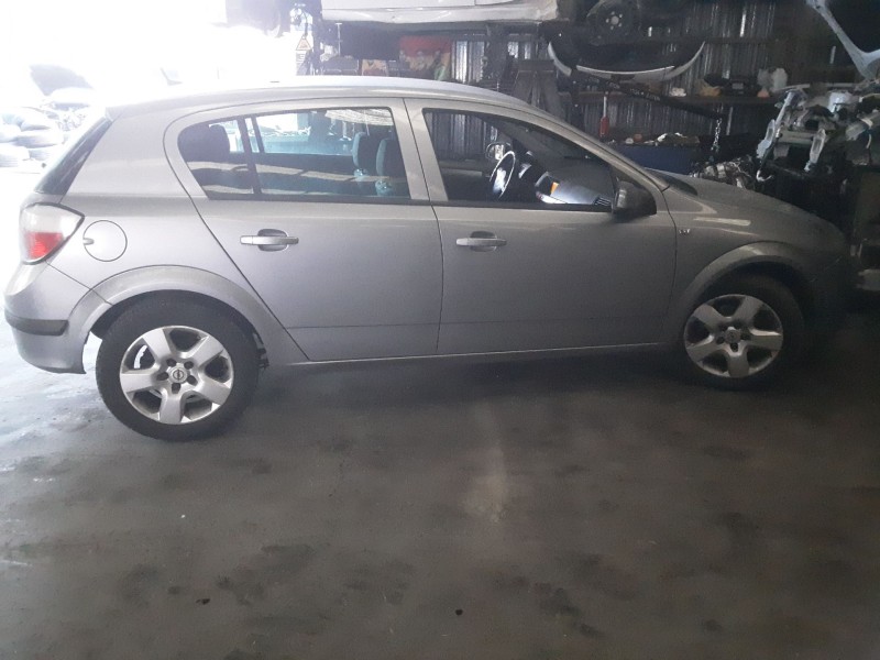 opel astra h (a04) del año 2005