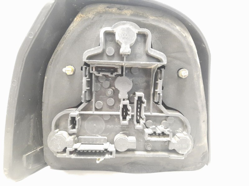 Recambio de piloto trasero derecho para volkswagen golf iii berlina (1h1) referencia OEM IAM  33547 