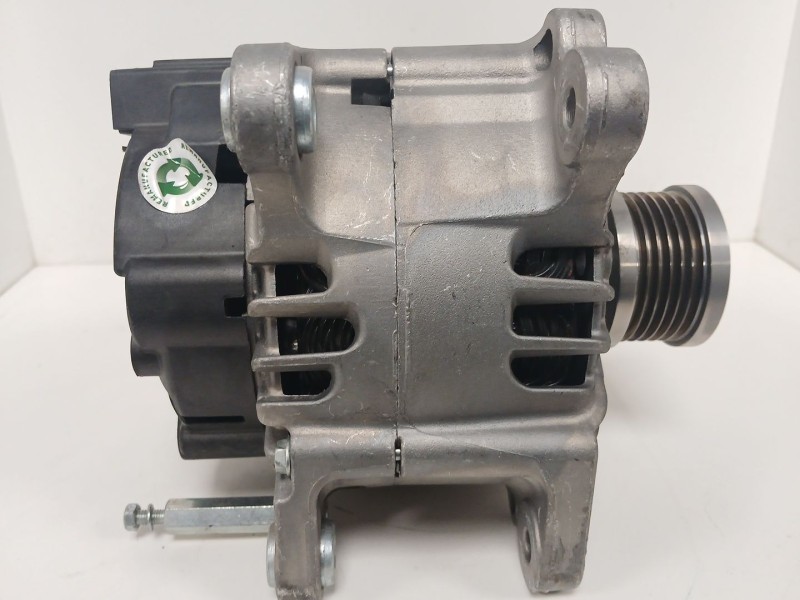 Recambio de alternador para seat ibiza v (kj1, kjg) 1.6 tdi referencia OEM IAM LRA04401  