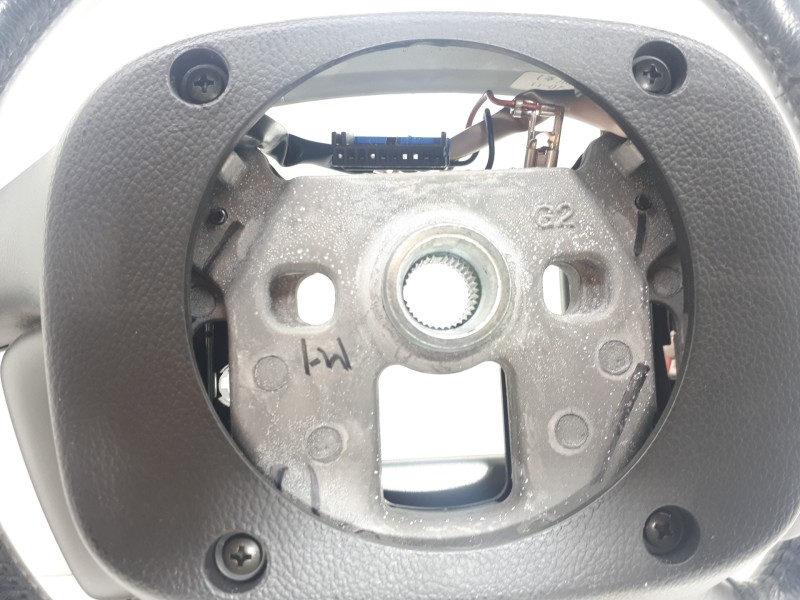 Recambio de volante para chevrolet captiva 2.2 vcdi ltz referencia OEM IAM   