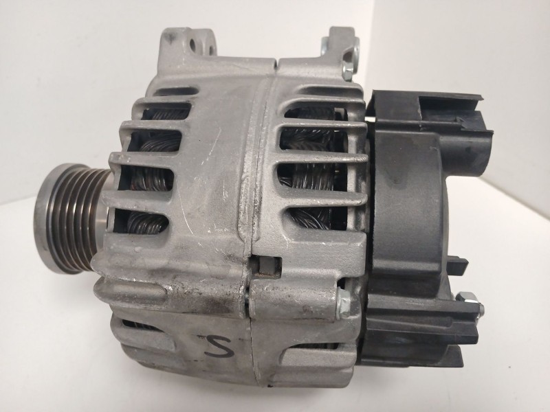 Recambio de alternador para seat ibiza v (kj1, kjg) 1.6 tdi referencia OEM IAM LRA04401  