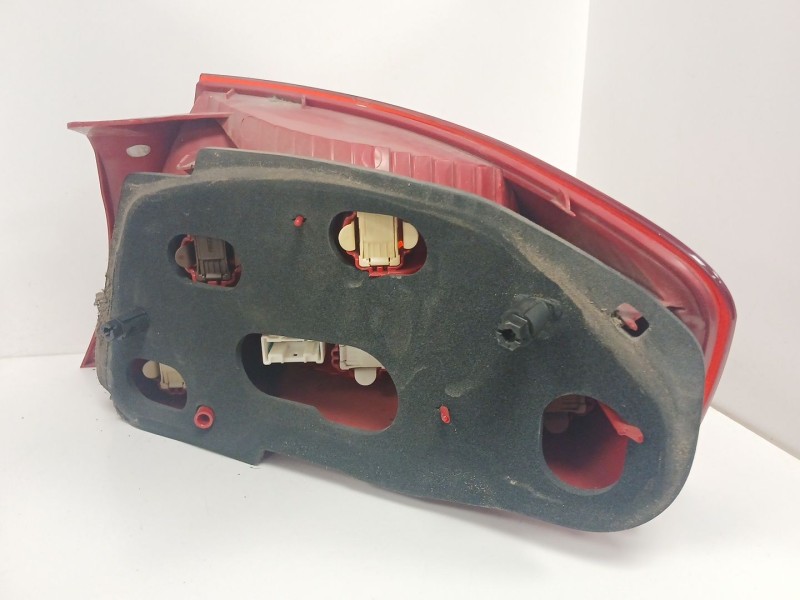 Recambio de piloto trasero izquierdo para peugeot 407 (6d_) 1.6 hdi 110 (6d9hzc, 6d9hyc) referencia OEM IAM   