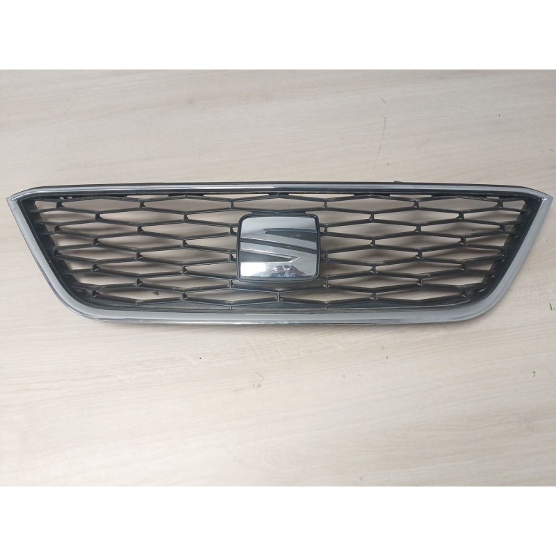 Recambio de rejilla paragolpes central para seat ibiza iv sc (6j1, 6p5) 1.2 tsi referencia OEM IAM 6J0853654G  