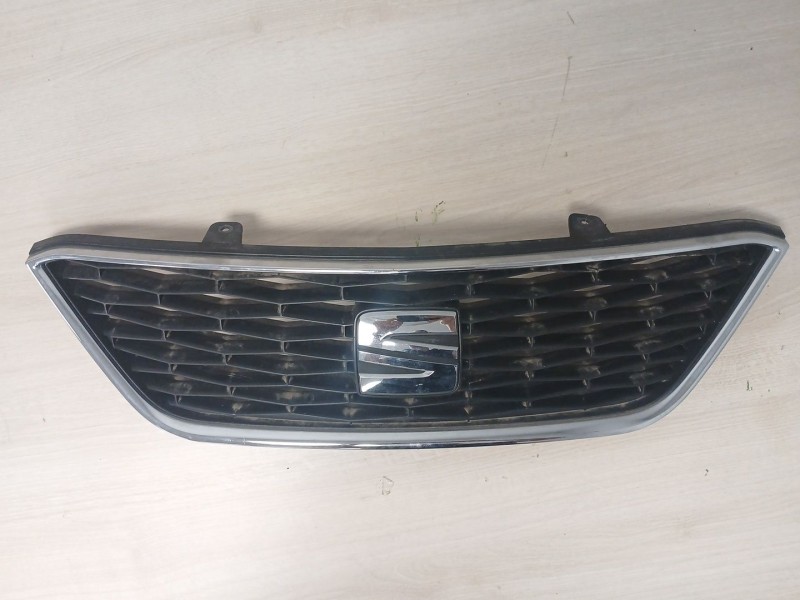 Recambio de rejilla paragolpes central para seat ibiza iv sc (6j1, 6p5) 1.2 tsi referencia OEM IAM 6J0853654G  