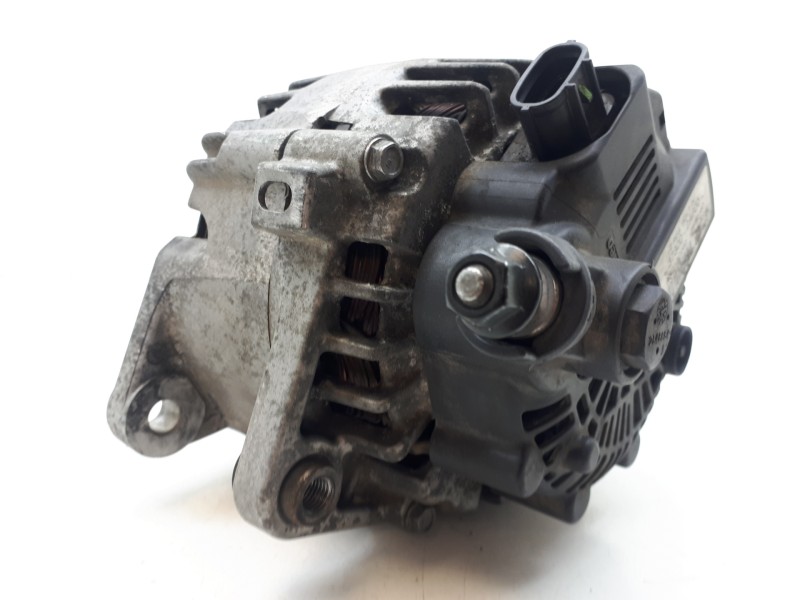 Recambio de alternador para kia cee´d drive referencia OEM IAM 373002A600 TG12C090 120A