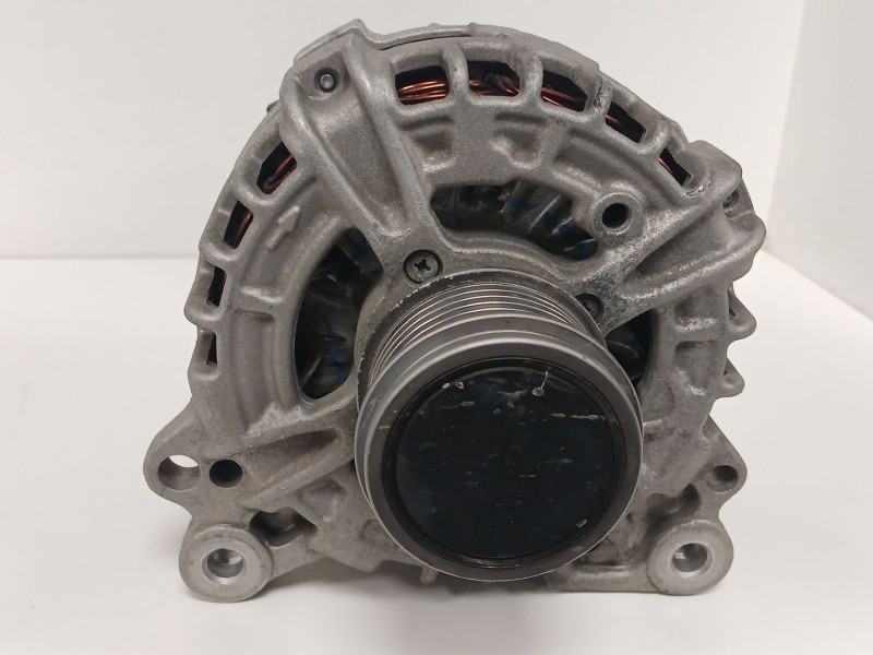 Recambio de alternador para volkswagen golf vii variant (ba5, bv5) 1.6 tdi referencia OEM IAM 04L903024T  