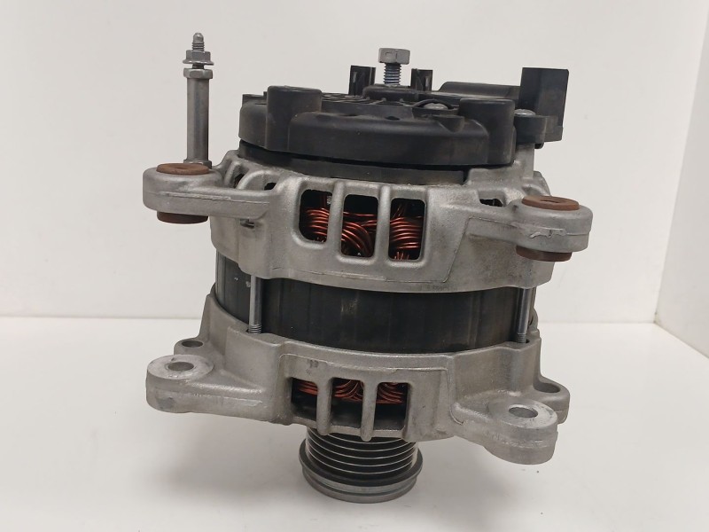 Recambio de alternador para volkswagen golf vii variant (ba5, bv5) 1.6 tdi referencia OEM IAM 04L903024T  