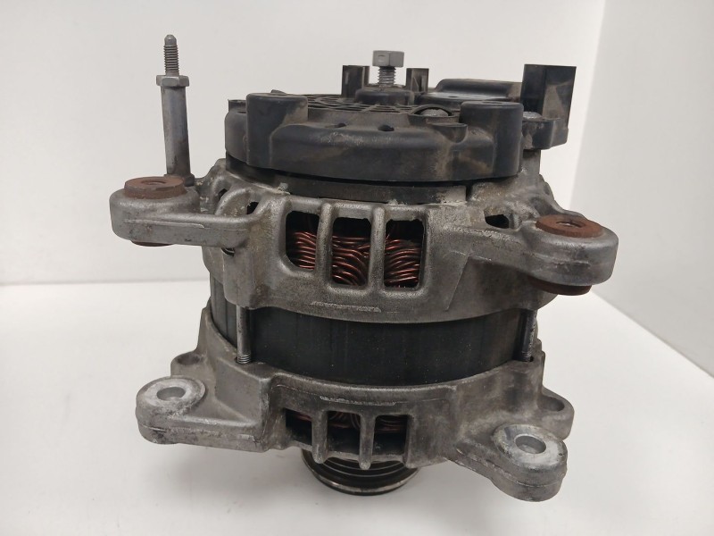 Recambio de alternador para seat ibiza iv (6j5, 6p1) 1.4 tdi referencia OEM IAM 04B903023B  