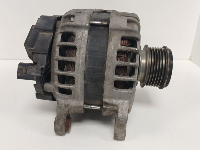 Recambio de alternador para seat ibiza iv (6j5, 6p1) 1.4 tdi referencia OEM IAM 04B903023B  