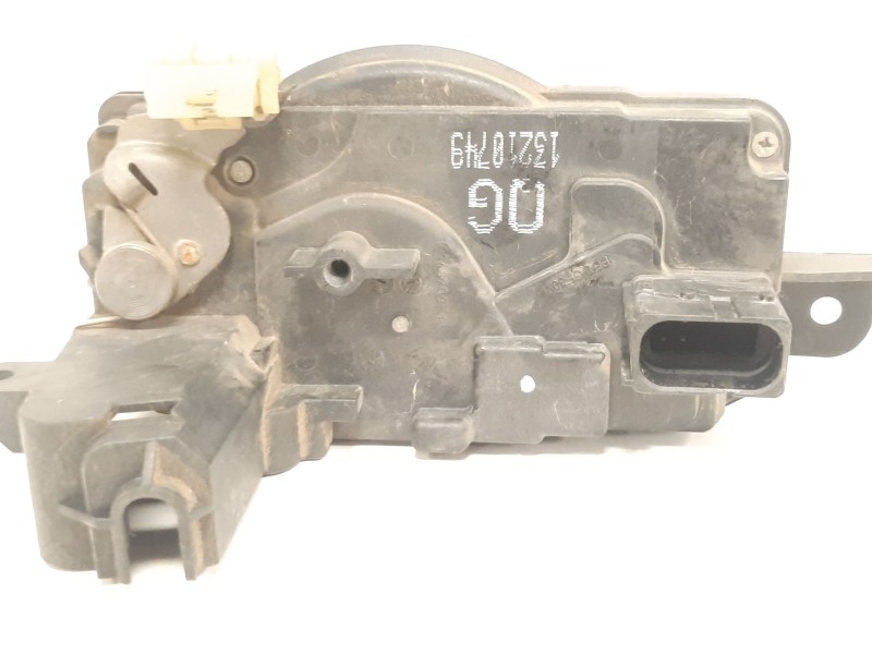 Recambio de cerradura puerta delantera derecha para opel zafira / zafira family b (a05) 1.9 cdti (m75) referencia OEM IAM 132107