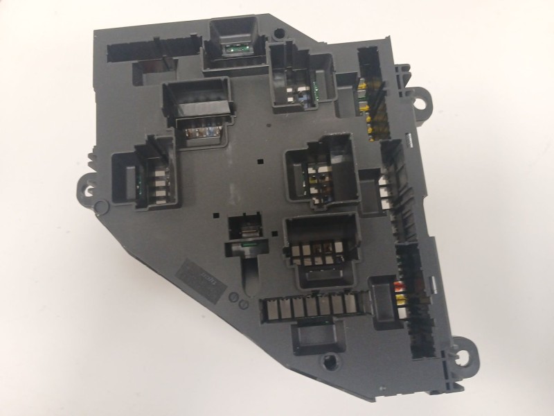 Recambio de caja reles / fusibles para bmw x3 (f25) xdrive 20 d referencia OEM IAM 921086003  