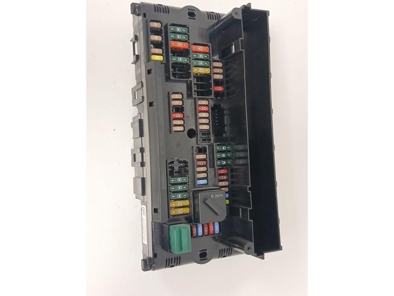Recambio de caja reles / fusibles para bmw x3 (f25) xdrive 20 d referencia OEM IAM 921086302  