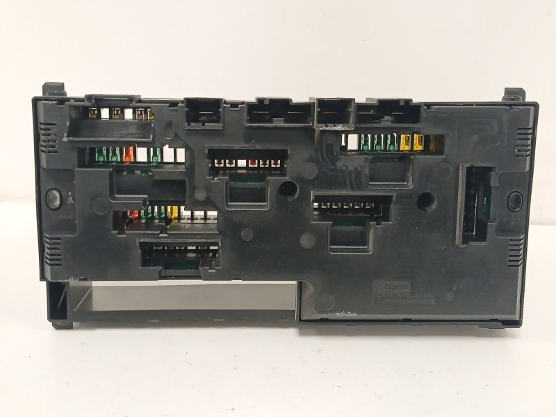 Recambio de caja reles / fusibles para bmw x3 (f25) xdrive 20 d referencia OEM IAM 921086302  