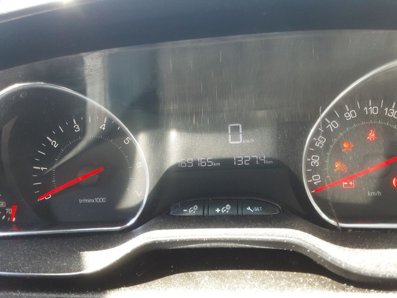 peugeot 208 i (ca_, cc_) del año 2013