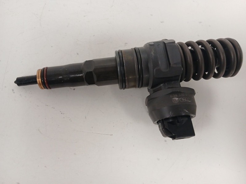 Recambio de inyector para volkswagen touran (1t1, 1t2) 1.9 tdi referencia OEM IAM 038130073AG  