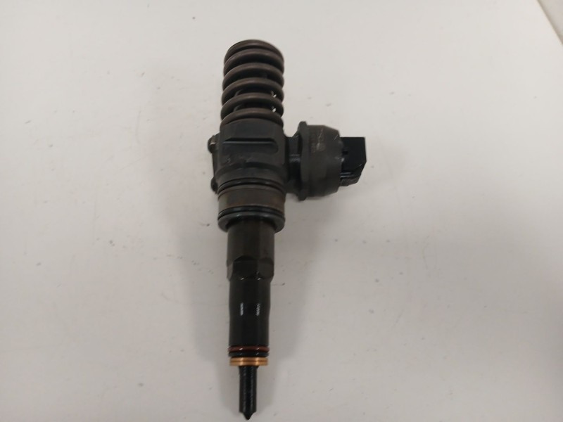 Recambio de inyector para volkswagen touran (1t1, 1t2) 1.9 tdi referencia OEM IAM 038130073AG  
