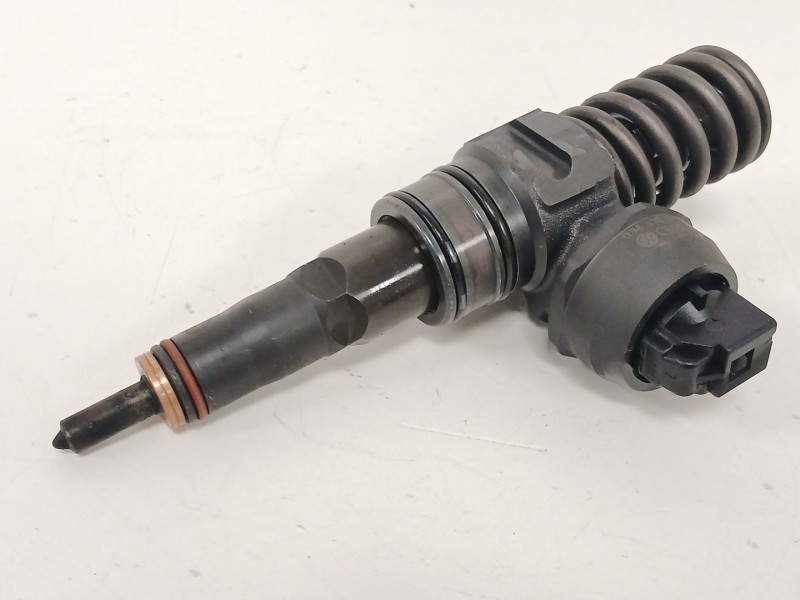 Recambio de inyector para volkswagen touran (1t1, 1t2) 1.9 tdi referencia OEM IAM 038130073AG  