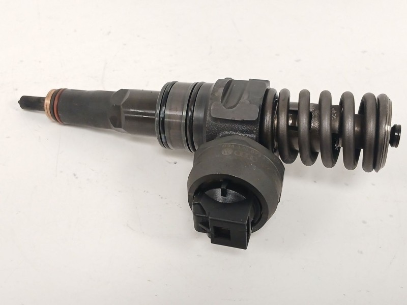 Recambio de inyector para volkswagen touran (1t1, 1t2) 1.9 tdi referencia OEM IAM 038130073AG  