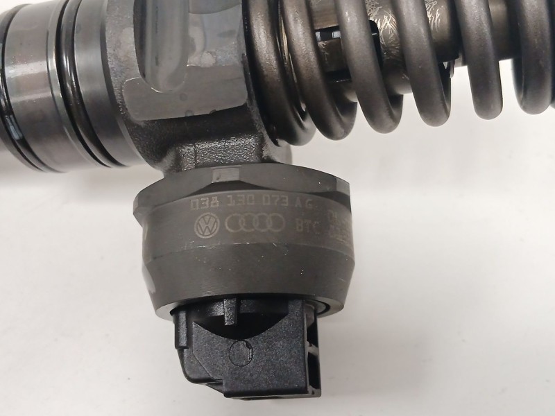 Recambio de inyector para volkswagen touran (1t1, 1t2) 1.9 tdi referencia OEM IAM 038130073AG  