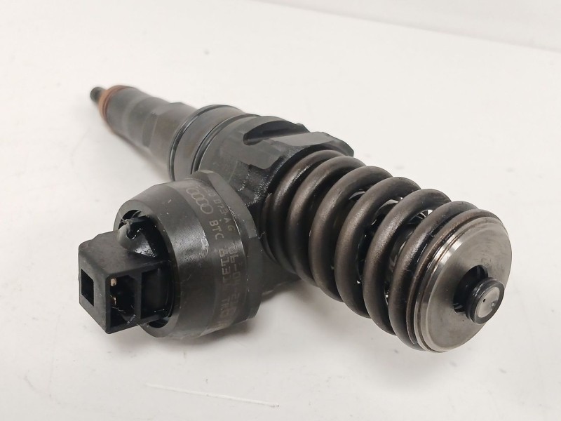 Recambio de inyector para volkswagen touran (1t1, 1t2) 1.9 tdi referencia OEM IAM 038130073AG  