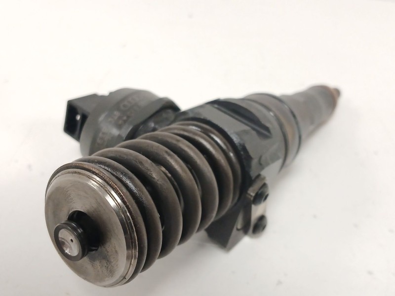 Recambio de inyector para volkswagen touran (1t1, 1t2) 1.9 tdi referencia OEM IAM 038130073AG  