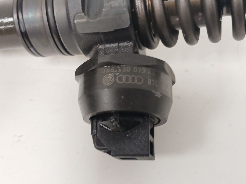 Recambio de inyector para volkswagen touran (1t1, 1t2) 1.9 tdi referencia OEM IAM 038130073AG  