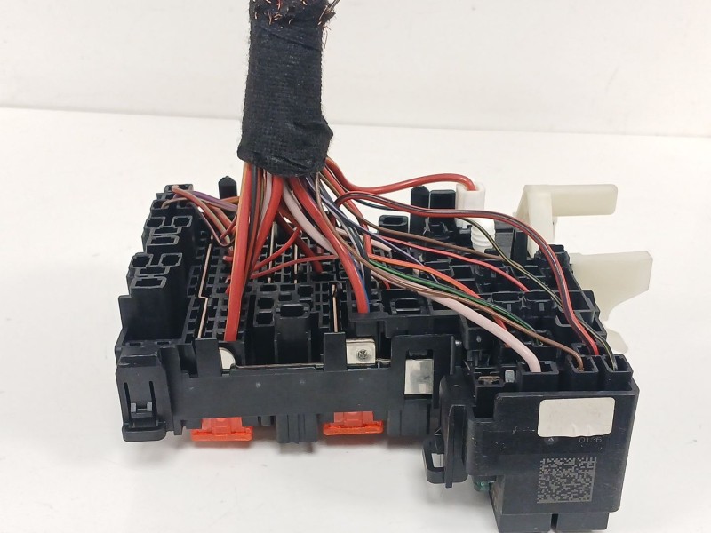 Recambio de caja reles / fusibles para volkswagen golf vii variant (ba5, bv5) 1.6 tdi referencia OEM IAM   
