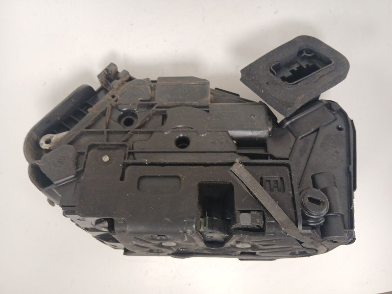 Recambio de cerradura puerta trasera derecha para volkswagen golf vii variant (ba5, bv5) 1.6 tdi referencia OEM IAM 5TA839016L  
