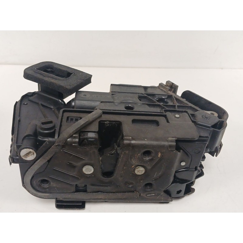Recambio de cerradura puerta trasera izquierda para volkswagen golf vii variant (ba5, bv5) 1.6 tdi referencia OEM IAM 5TA839015L