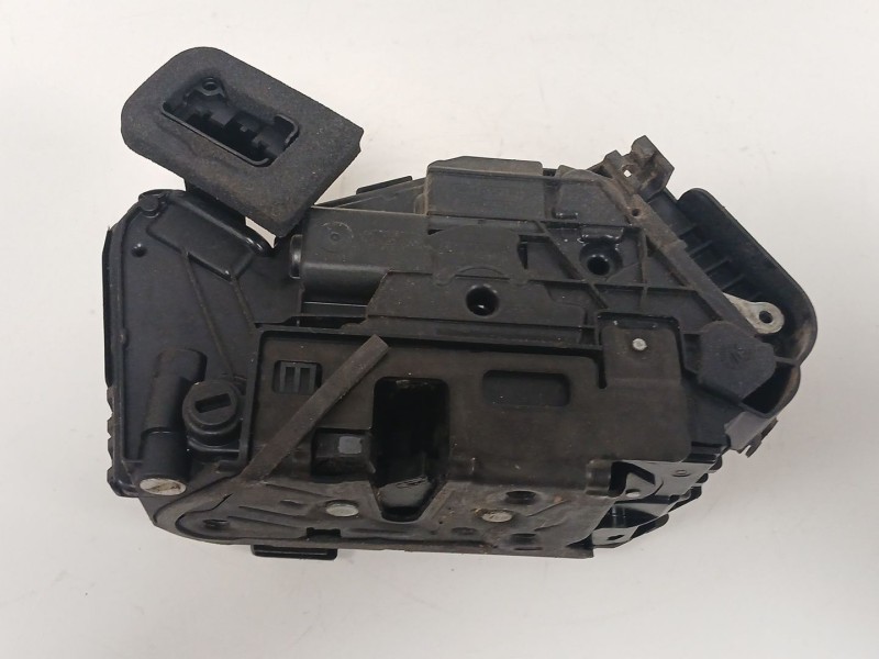 Recambio de cerradura puerta trasera izquierda para volkswagen golf vii variant (ba5, bv5) 1.6 tdi referencia OEM IAM 5TA839015L