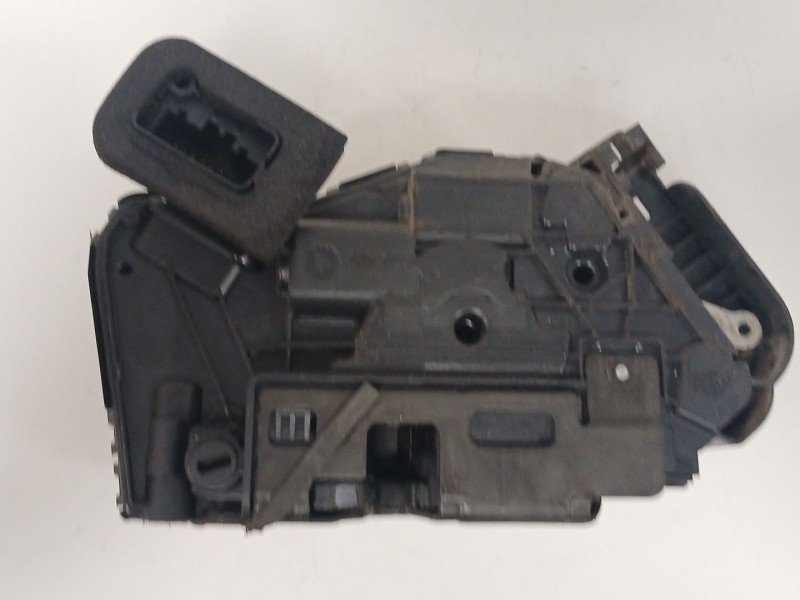 Recambio de cerradura puerta trasera izquierda para volkswagen golf vii variant (ba5, bv5) 1.6 tdi referencia OEM IAM 5TA839015L