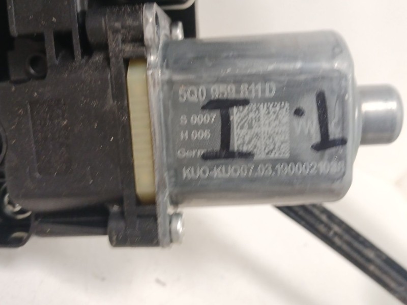 Recambio de elevalunas trasero izquierdo para volkswagen golf vii variant (ba5, bv5) 1.6 tdi referencia OEM IAM 5Q0959811D 5G483