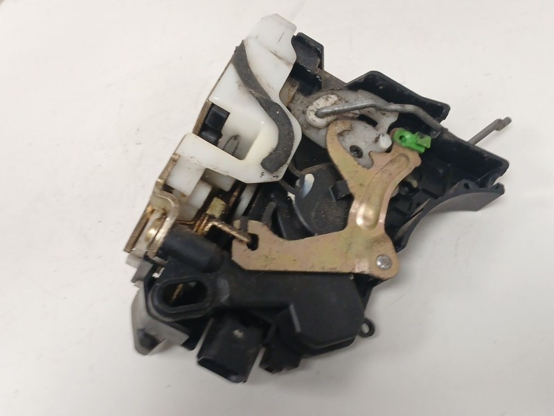 Recambio de cerradura puerta delantera izquierda para mitsubishi grandis (na_w) 2.0 di-d (na8w) referencia OEM IAM   