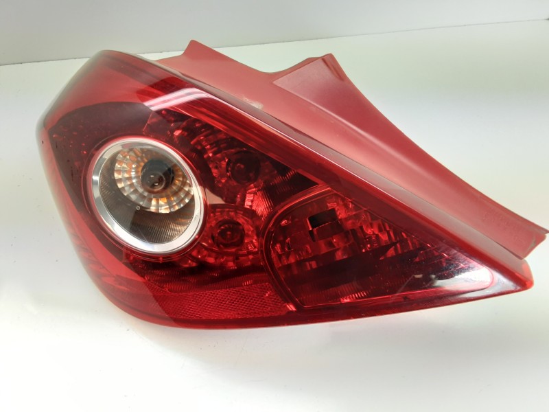 Recambio de piloto trasero izquierdo para opel corsa d corsavan referencia OEM IAM 13186350 89038960A 