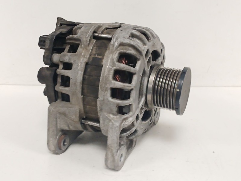 Recambio de alternador para renault clio iv (bh_) 0.9 tce 90 referencia OEM IAM 231006007R  