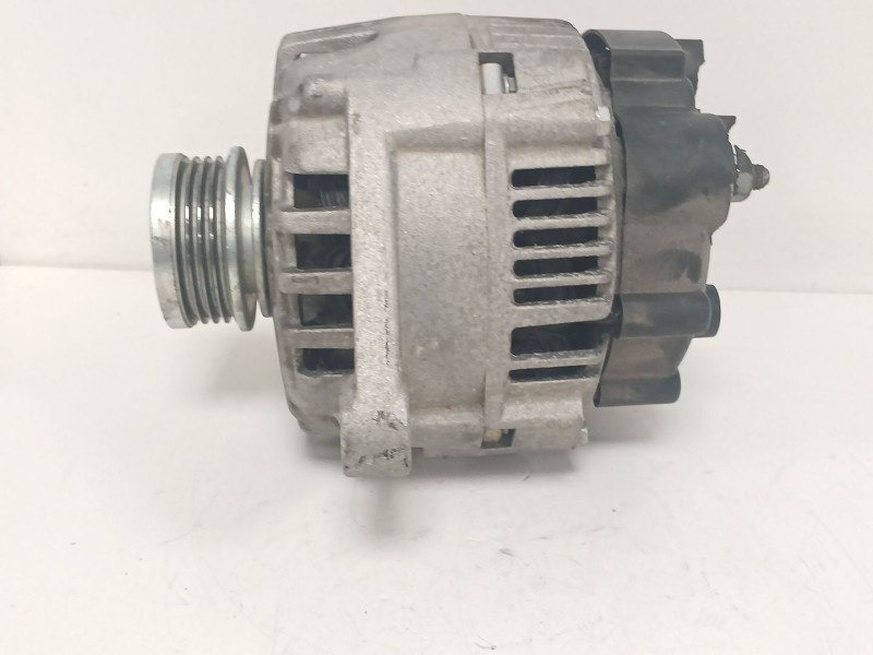 Recambio de alternador para renault kangoo express (fw0/1_) 1.6 (fw00, fw0e, fw0n, fw0p, fw0y) referencia OEM IAM P0B81023  