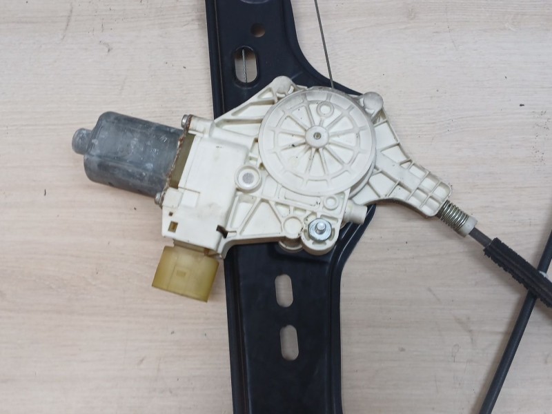 Recambio de elevalunas delantero izquierdo para bmw 3 (e90) 320 d referencia OEM IAM 0130822226 6927027 7060266S