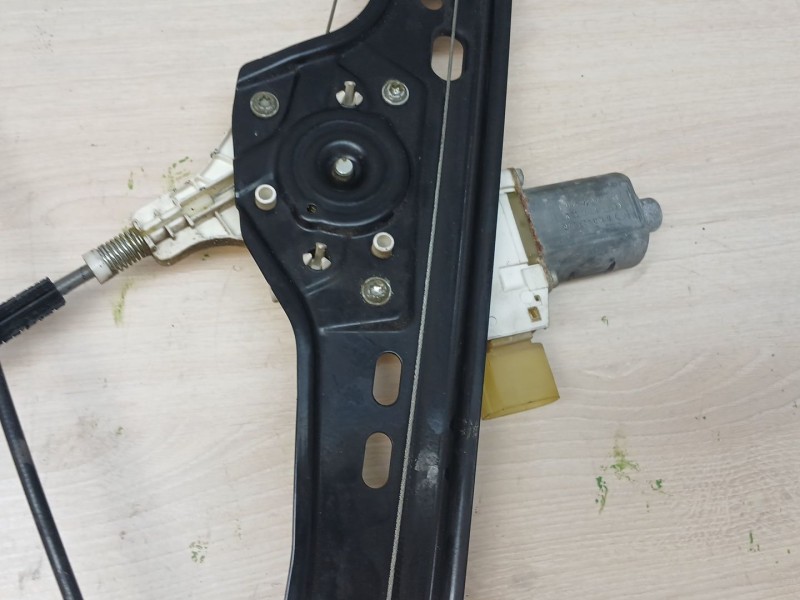Recambio de elevalunas delantero izquierdo para bmw 3 (e90) 320 d referencia OEM IAM 0130822226 6927027 7060266S